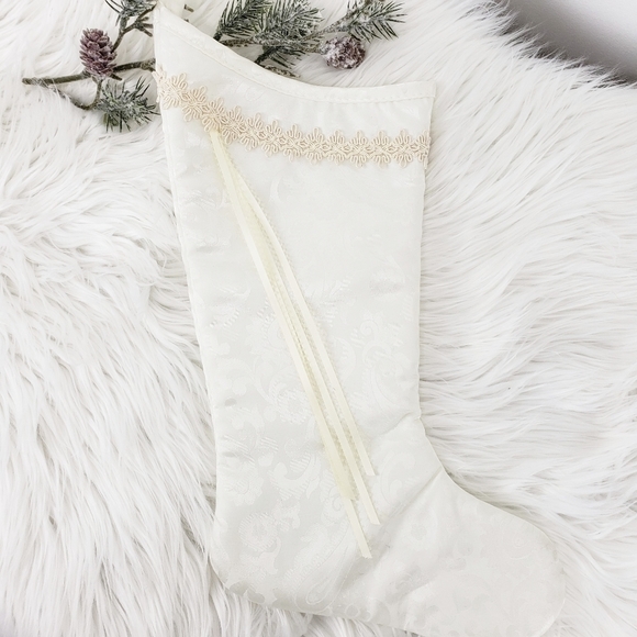 𝅺VICTORIAN Damask Ribbon Trim‎ Christmas Stocking - Picture 4 of 11